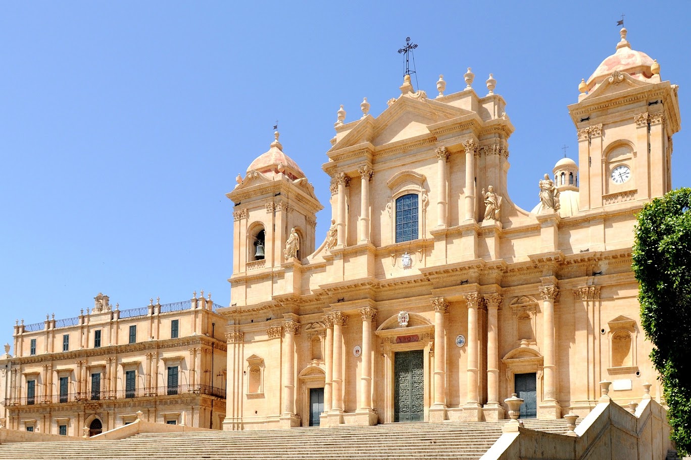 A Taste of Sicily – The Best Wine Tours & Vineyards to Visit